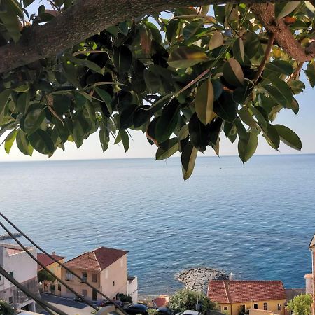 Appartamento Nel Borgo Con Splendida Vista Sul Mare チェルヴォ エクステリア 写真