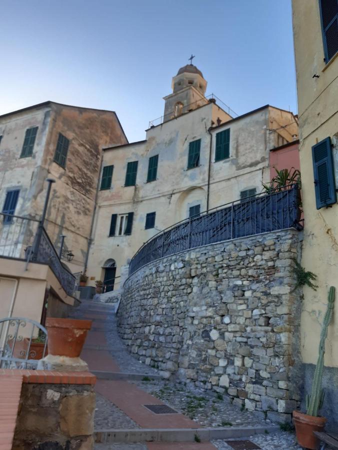 Appartamento Nel Borgo Con Splendida Vista Sul Mare チェルヴォ エクステリア 写真