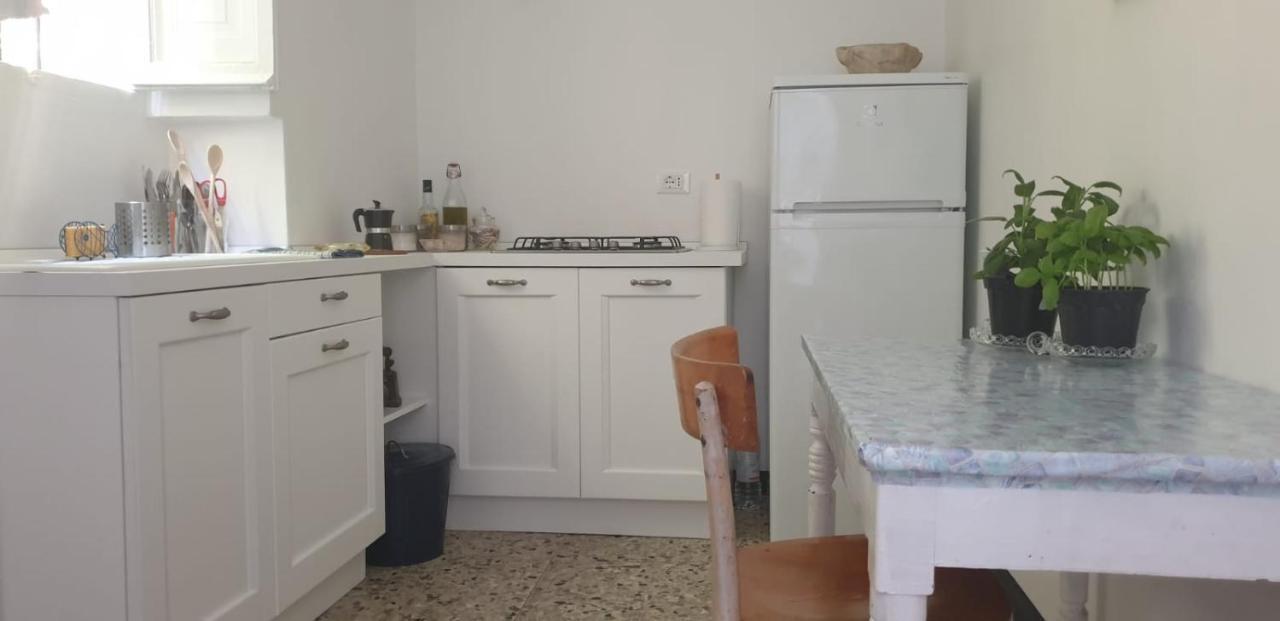 Appartamento Nel Borgo Con Splendida Vista Sul Mare チェルヴォ エクステリア 写真