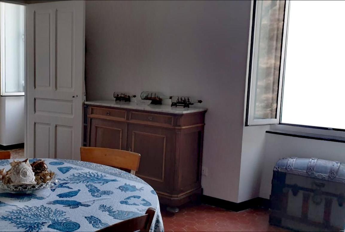 Appartamento Nel Borgo Con Splendida Vista Sul Mare チェルヴォ エクステリア 写真
